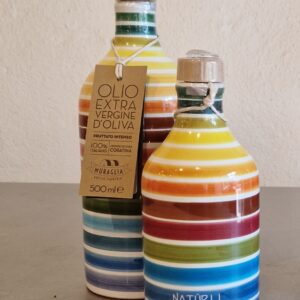 Olivenöl in Tonflasche