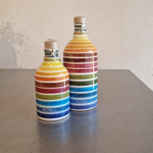 Olivenöl in Tonflasche klein